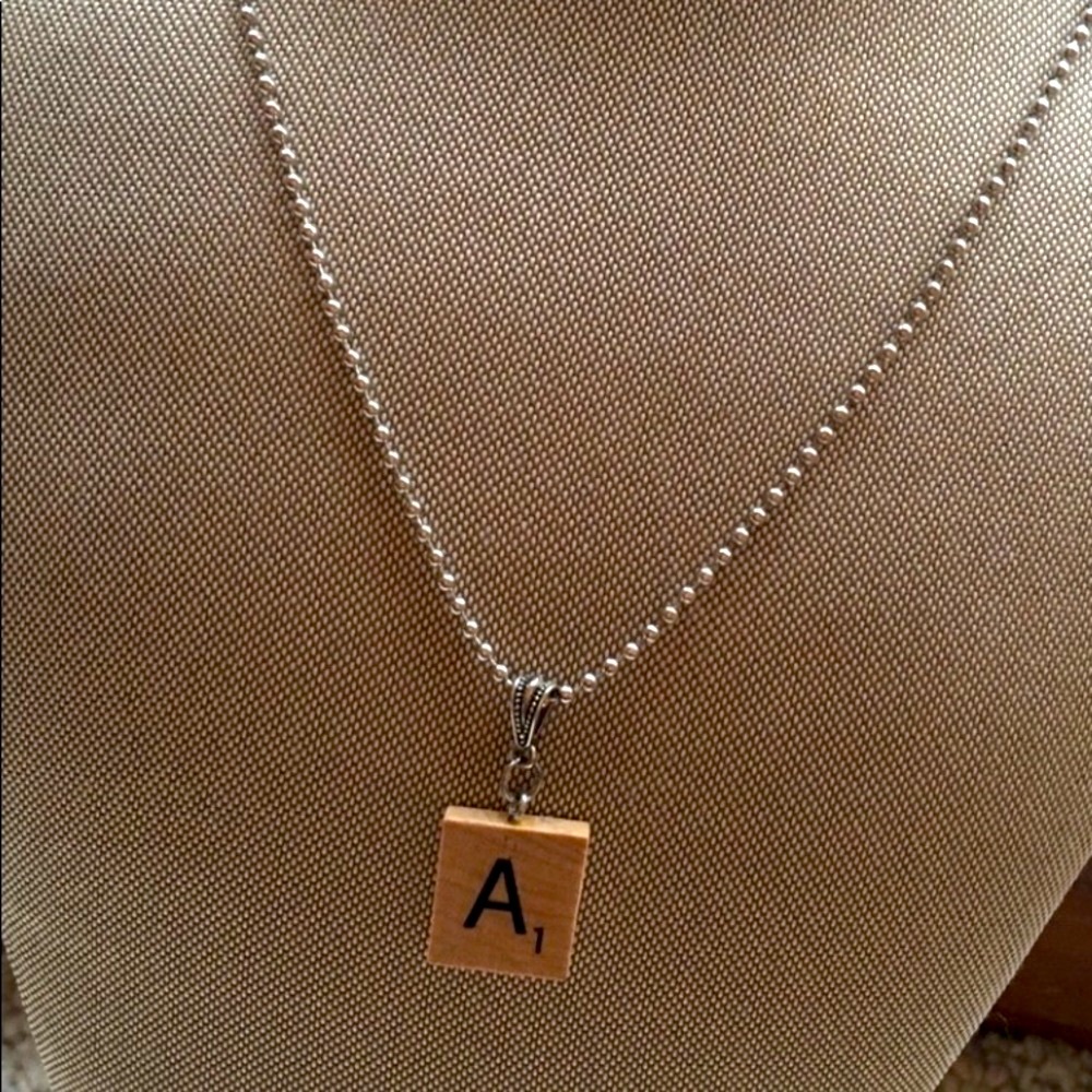 🥰NWT 🛍 Vintage Scrabble Necklace⭐️🛍 UNIQUE ONE OF A KIND — A, R, D, P available